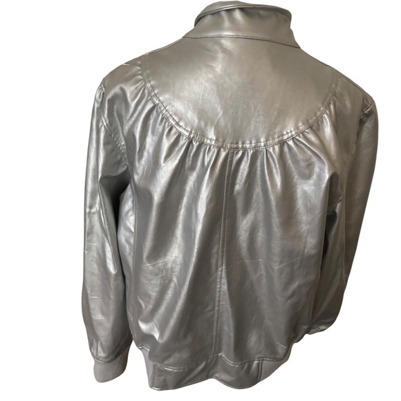 Rocawear Mens Metallic Silver Faux Leather Bomber Jacket Gold Logo 2X Streetwear - Picture 3 of 5